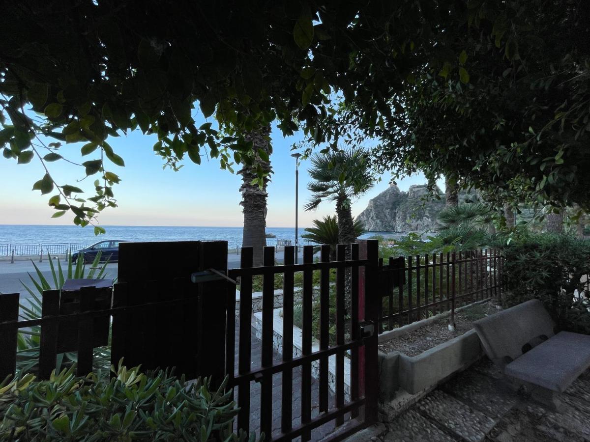 Incantevole Appartamento Taormina ซานตาเลสโซ ซิกูโล ภายนอก รูปภาพ
